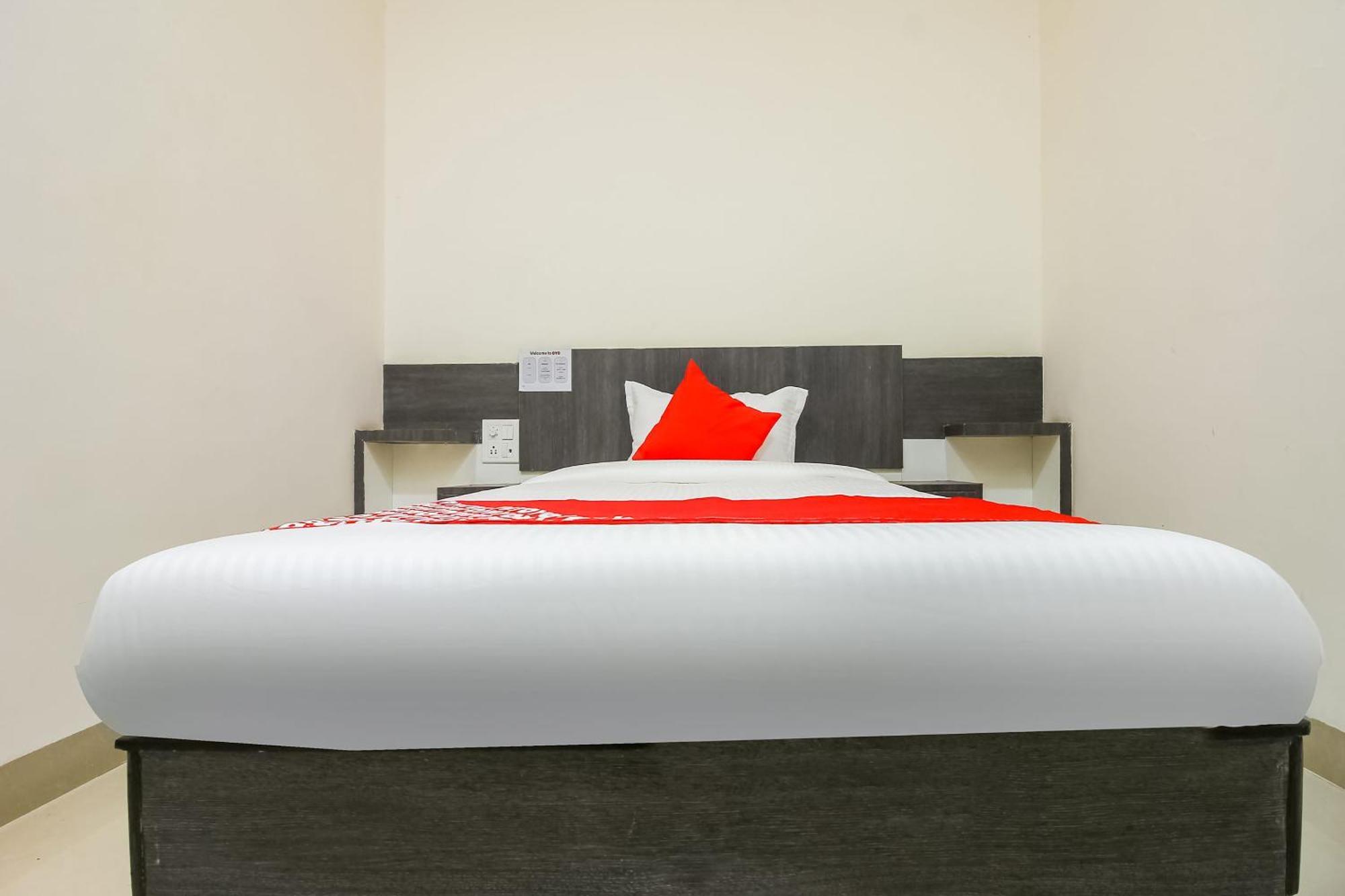 Hotel O Unique Inn Dhule Экстерьер фото