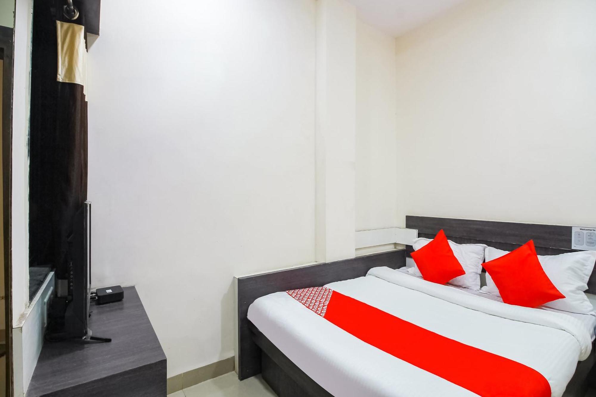Hotel O Unique Inn Dhule Экстерьер фото