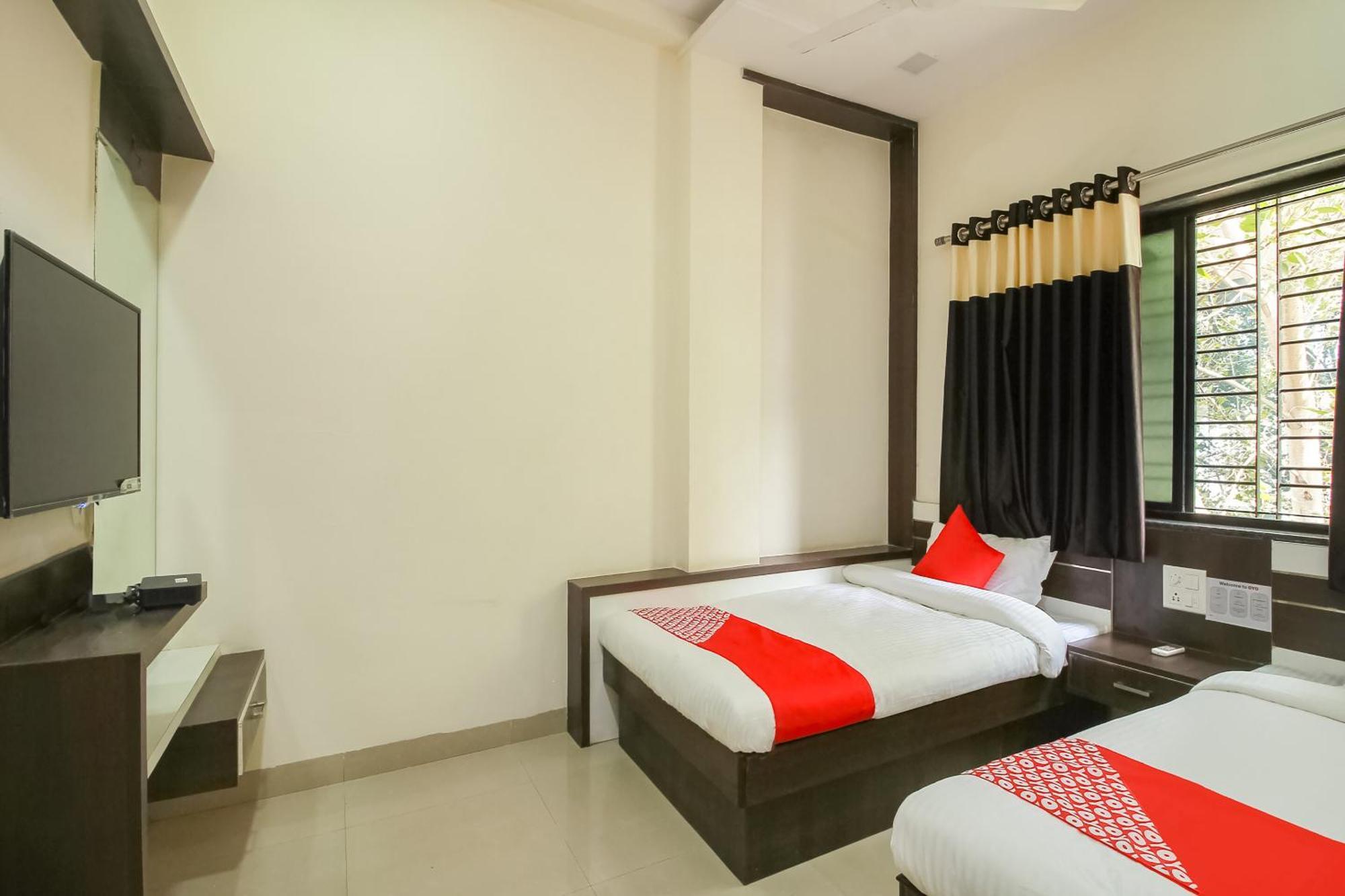 Hotel O Unique Inn Dhule Экстерьер фото