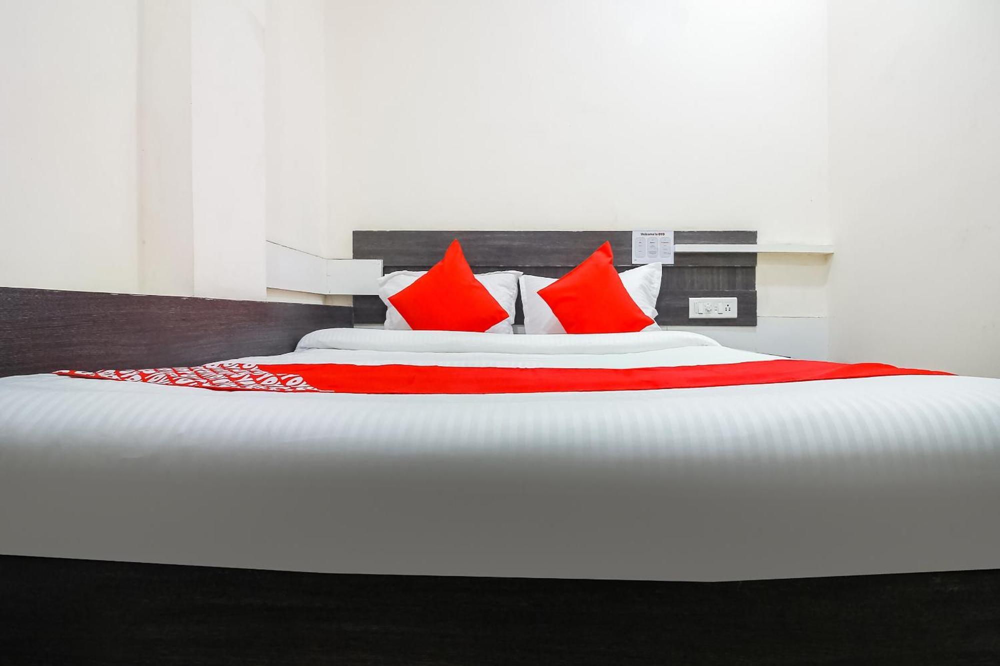 Hotel O Unique Inn Dhule Экстерьер фото