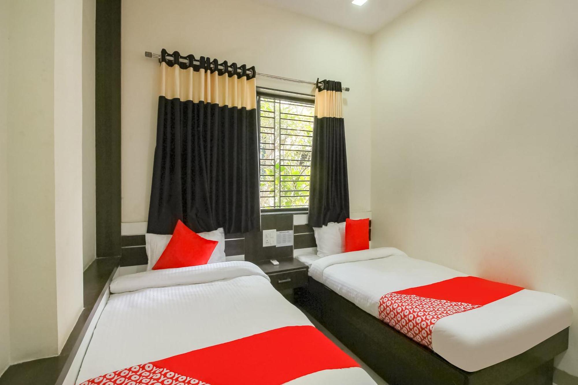 Hotel O Unique Inn Dhule Экстерьер фото